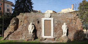 Porta Alchemica di Piazza Vittorio